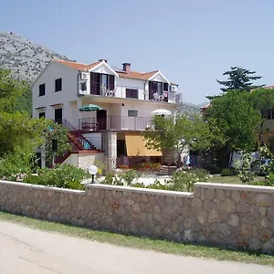 & Luka Starigrad Paklenica